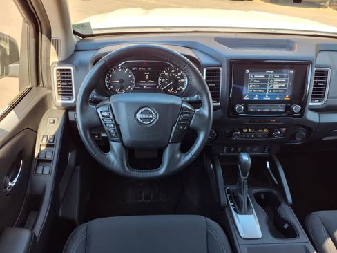 Used 2023 Nissan Frontier SV w/ SV Convenience Package image 14