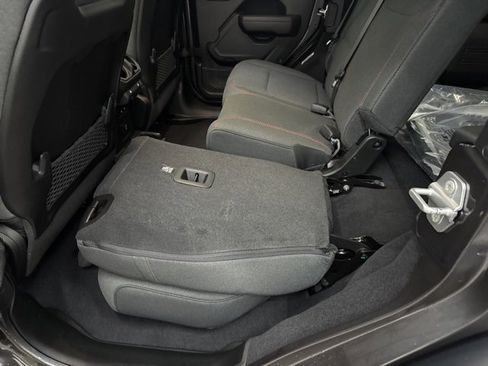 New 2026 Jeep Wrangler Unlimited Rubicon image 6