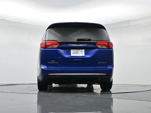 Used 2020 Chrysler Pacifica Limited FWD image 45