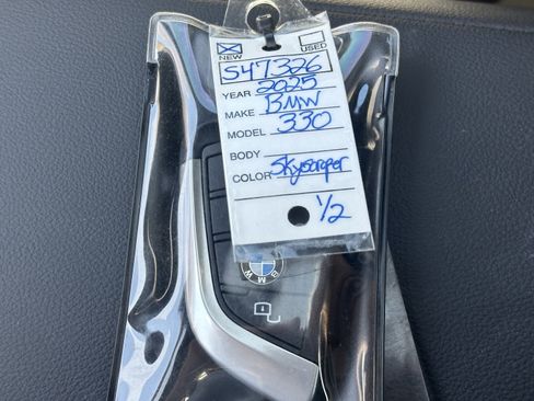 Used 2025 BMW 330i xDrive Sedan w/ Premium Package image 35