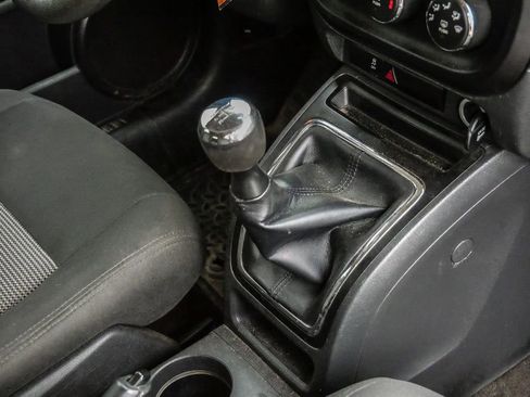 Used 2016 Jeep Patriot Sport FWD image 12