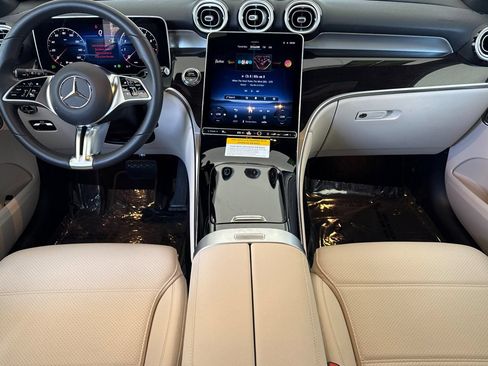 Certified 2026 Mercedes-Benz GLC 300 image 3