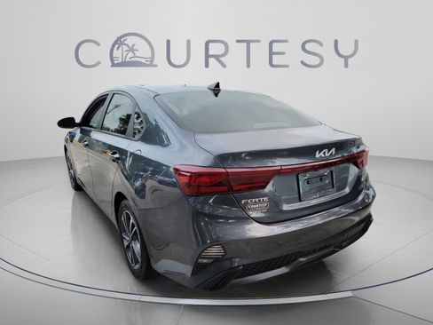 Used 2023 Kia Forte LXS w/ LXS Technology Package FWD image 2