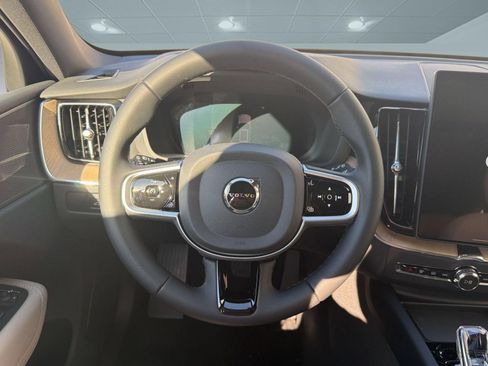 Used 2026 Volvo XC60 B5 Core w/ Climate Package AWD/4WD image 17
