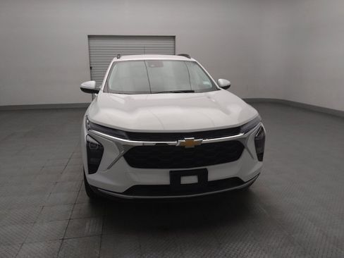 Used 2024 Chevrolet Trax LT w/ Driver Confidence Package FWD image 14
