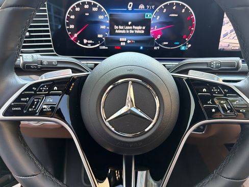 Used 2026 Mercedes-Benz GLS 450 4MATIC image 24