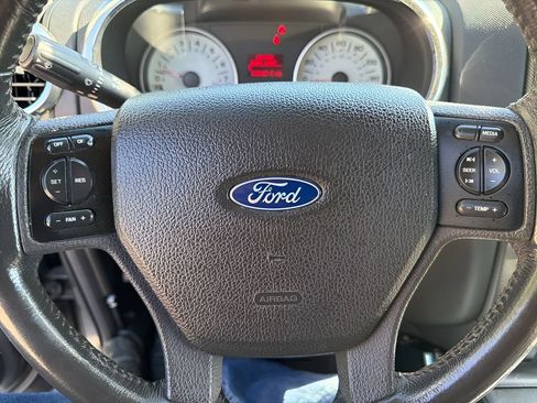 Used 2007 Ford Explorer Sport Trac Limited AWD/4WD image 14