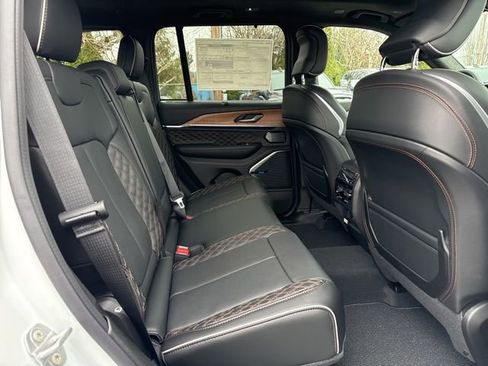 New 2026 Jeep Grand Cherokee Summit w/ Obsidian Package image 11