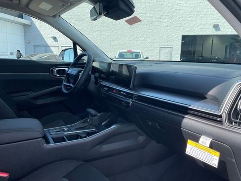 New 2026 Kia Sorento LX image 32