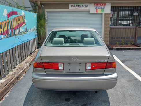 Used 2001 Toyota Camry XLE image 26