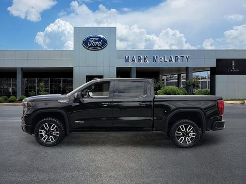 Used 2023 GMC Sierra 1500 AT4 w/ Technology Package AWD/4WD image 2