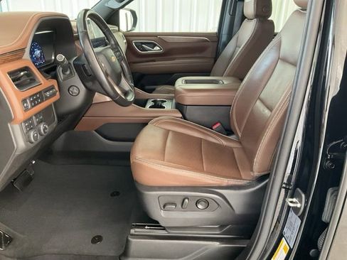 Used 2023 Chevrolet Suburban High Country image 4