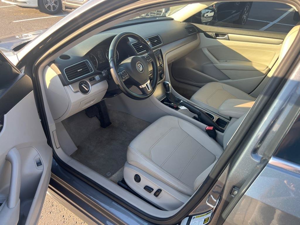 Used 2015 Volkswagen Passat TDI SE FWD image 9