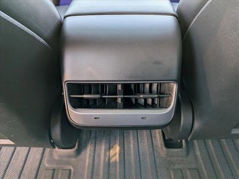 Used 2022 Tesla Model 3 Performance image 19