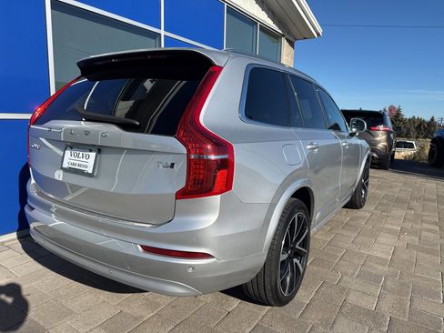 Used 2022 Volvo XC90 T6 Momentum w/ Advanced Package image 4