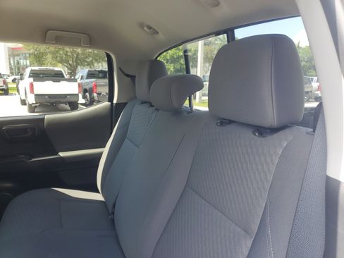 Certified 2023 Toyota Tacoma SR AWD/4WD image 12