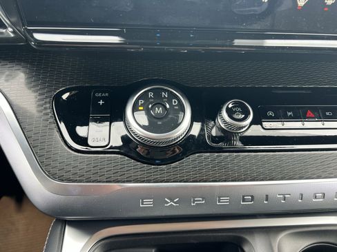 New 2026 Ford Expedition Max Platinum w/ Stealth Appearance Package image 22