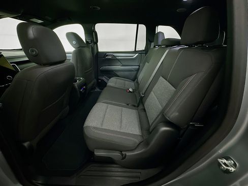 Used 2025 GMC Acadia Elevation image 28