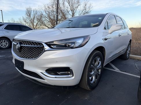Used 2021 Buick Enclave Avenir w/ Avenir Technology Package image 2