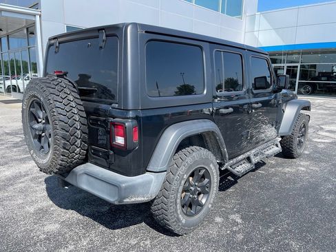 Used 2021 Jeep Wrangler Unlimited Sport AWD/4WD image 3