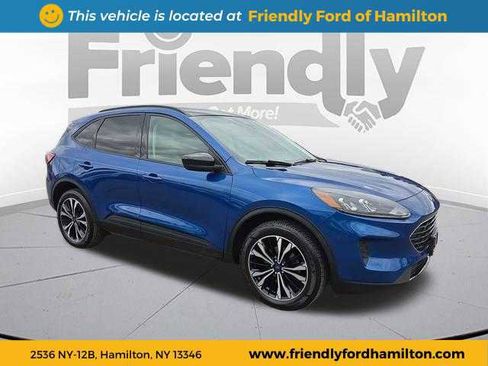 Used 2022 Ford Escape SE w/ SE Sport Appearance Package image 6