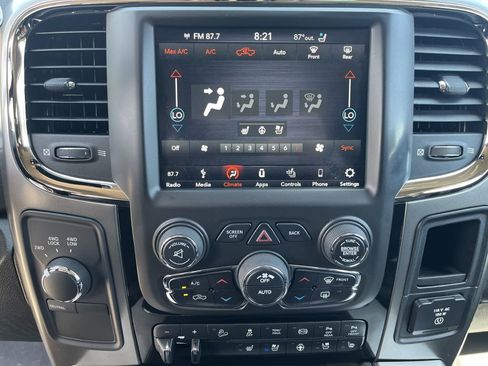 Used 2018 RAM 2500 Laramie w/ Sport Appearance Group AWD/4WD image 21