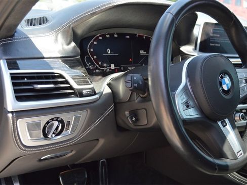 Used 2021 BMW 750i xDrive w/ M Sport Package image 37