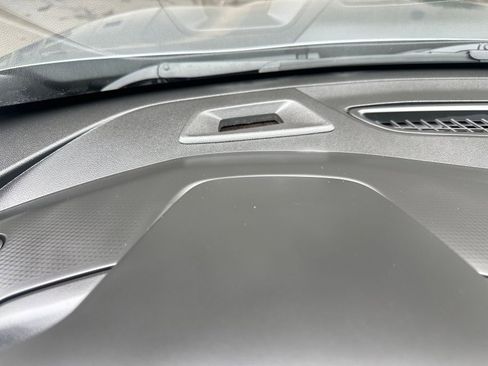 Used 2025 Chevrolet Trax LT image 35