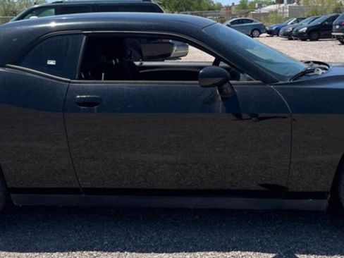 Used 2019 Dodge Challenger SXT AWD/4WD image 6