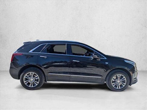 Used 2022 Cadillac XT5 Premium Luxury image 2