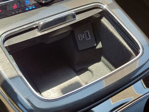 Certified 2023 Lincoln Nautilus Reserve image 27