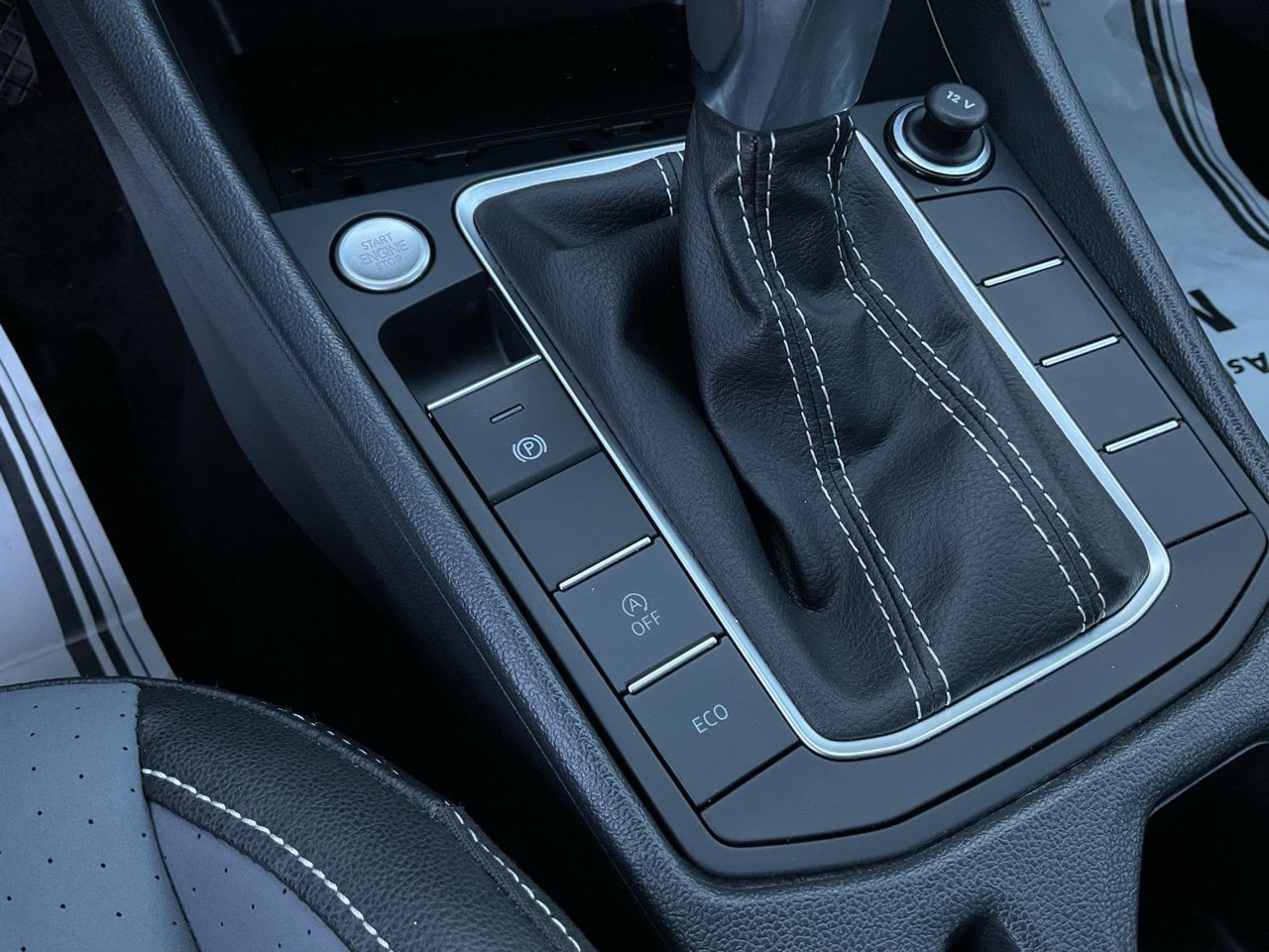 Used 2025 Volkswagen Jetta SE FWD image 22