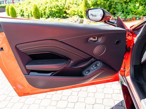 Used 2023 Aston Martin V8 Vantage Roadster RWD image 15