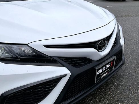 Used 2022 Toyota Camry SE w/ Convenience Package FWD image 29
