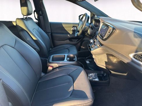 New 2026 Chrysler Voyager LX image 15