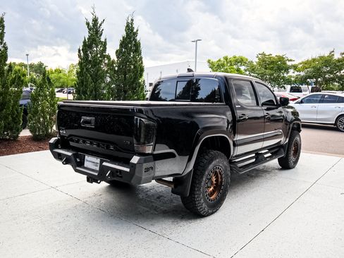 Used 2023 Toyota Tacoma Limited AWD/4WD image 11