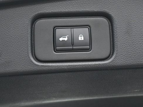 Used 2025 Nissan Pathfinder SV AWD/4WD image 30