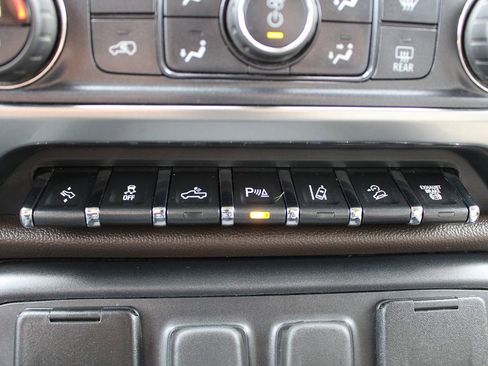 Used 2016 Chevrolet Silverado 2500 LTZ image 24