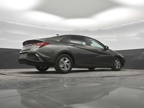 New 2026 Hyundai Elantra SE FWD image 37