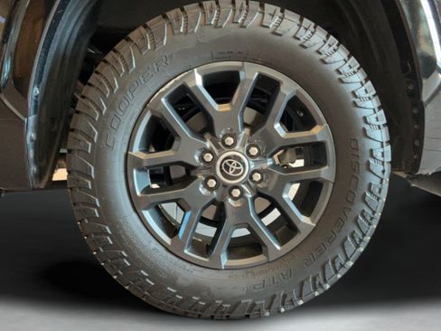 Used 2023 Toyota Tundra Platinum w/ Advanced Package AWD/4WD image 43