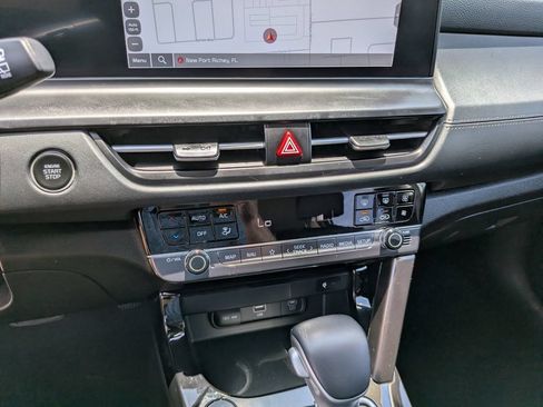 Certified 2025 Kia Seltos EX FWD image 24