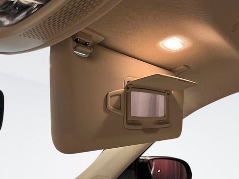 Certified 2021 Mercedes-Benz GLB 250 4MATIC image 33