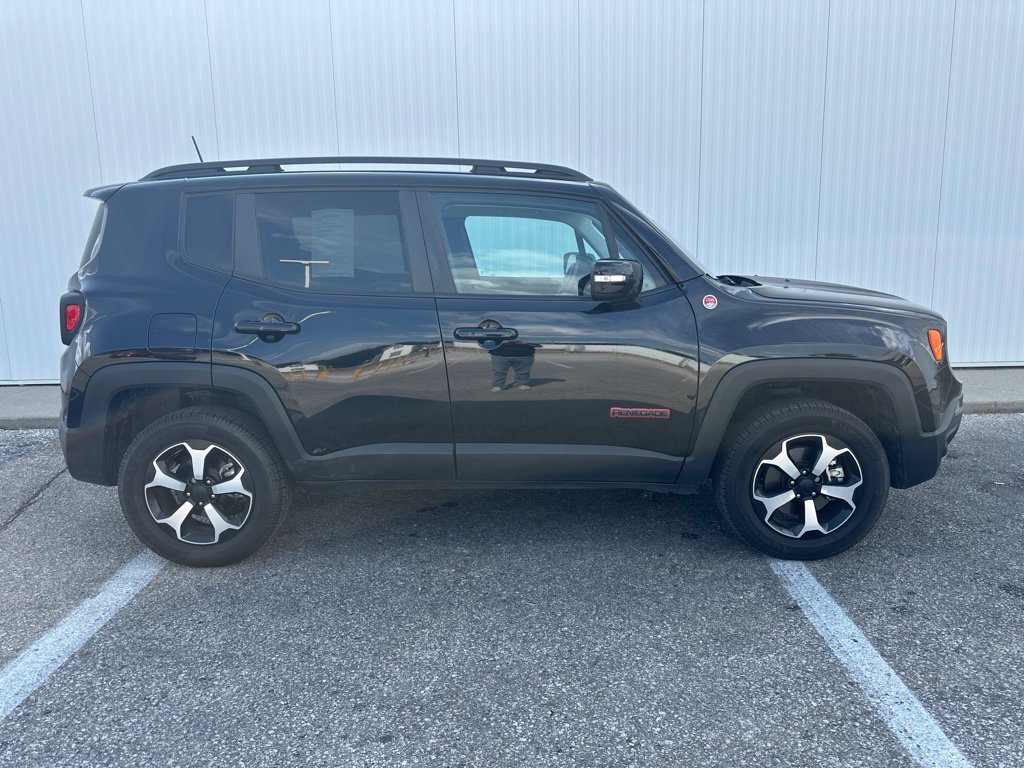 Used 2022 Jeep Renegade Trailhawk AWD/4WD image 9