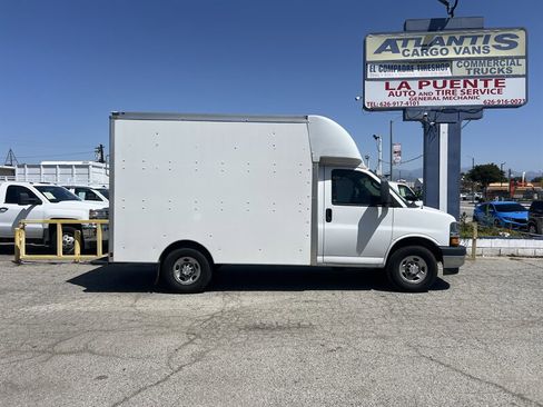 Used 2021 Chevrolet Express 3500 w/ Power Convenience Package RWD image 2