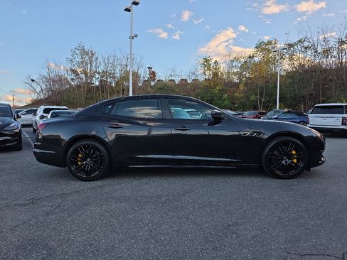 Used 2022 Maserati Quattroporte Modena Q4 image 24