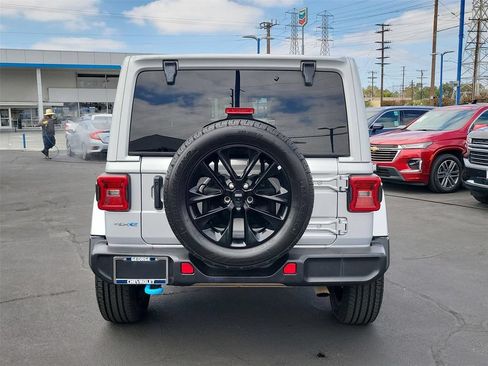 Used 2024 Jeep Wrangler Unlimited Sahara AWD/4WD image 30