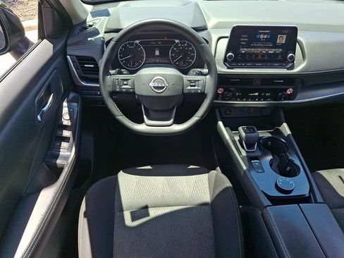 Used 2025 Nissan Rogue SV AWD/4WD image 11