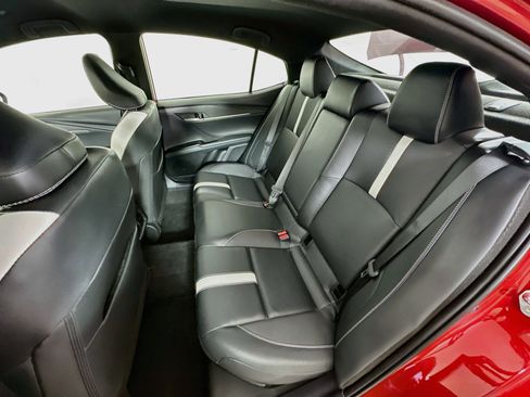 Used 2025 Toyota Camry SE FWD image 26