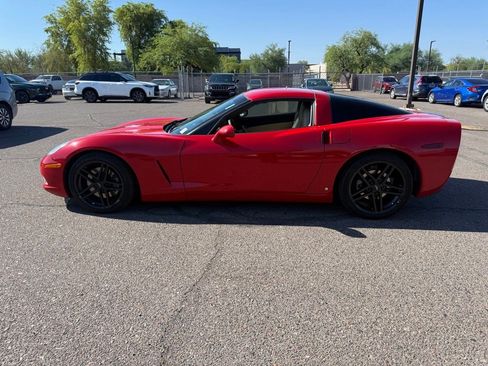 Used 2006 Chevrolet Corvette Coupe w/ Preferred Equipment Group RWD image 8