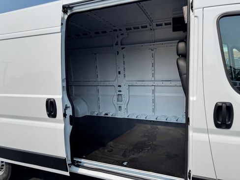 New 2026 RAM ProMaster 3500 w/ Storage Group FWD image 12